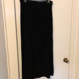 Black velvet skirt size L